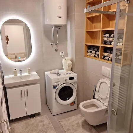 Sunset Dream -- 2 Minutes From The Airport *