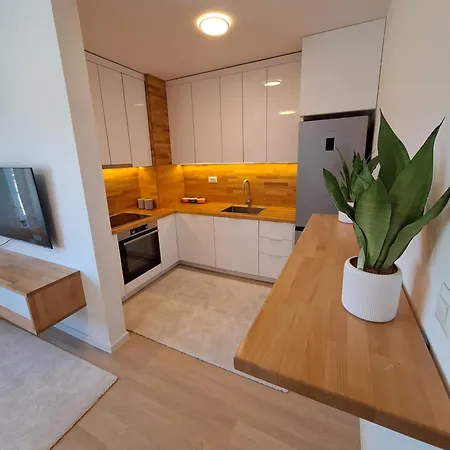 Sunset Dream -- 2 Minutes From The Airport *