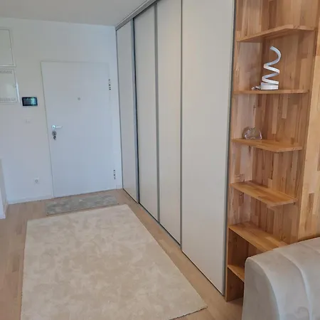 Sunset Dream -- 2 Minutes From The Airport *