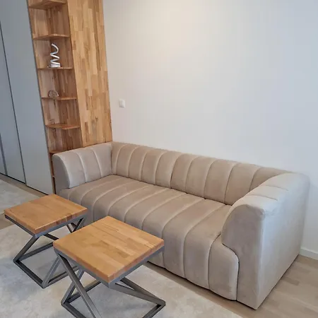 Sunset Dream -- 2 Minutes From The Airport سراييفو