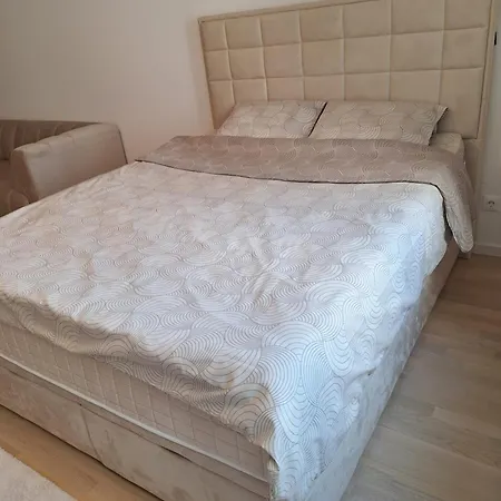 Sunset Dream -- 2 Minutes From The Airport شقة